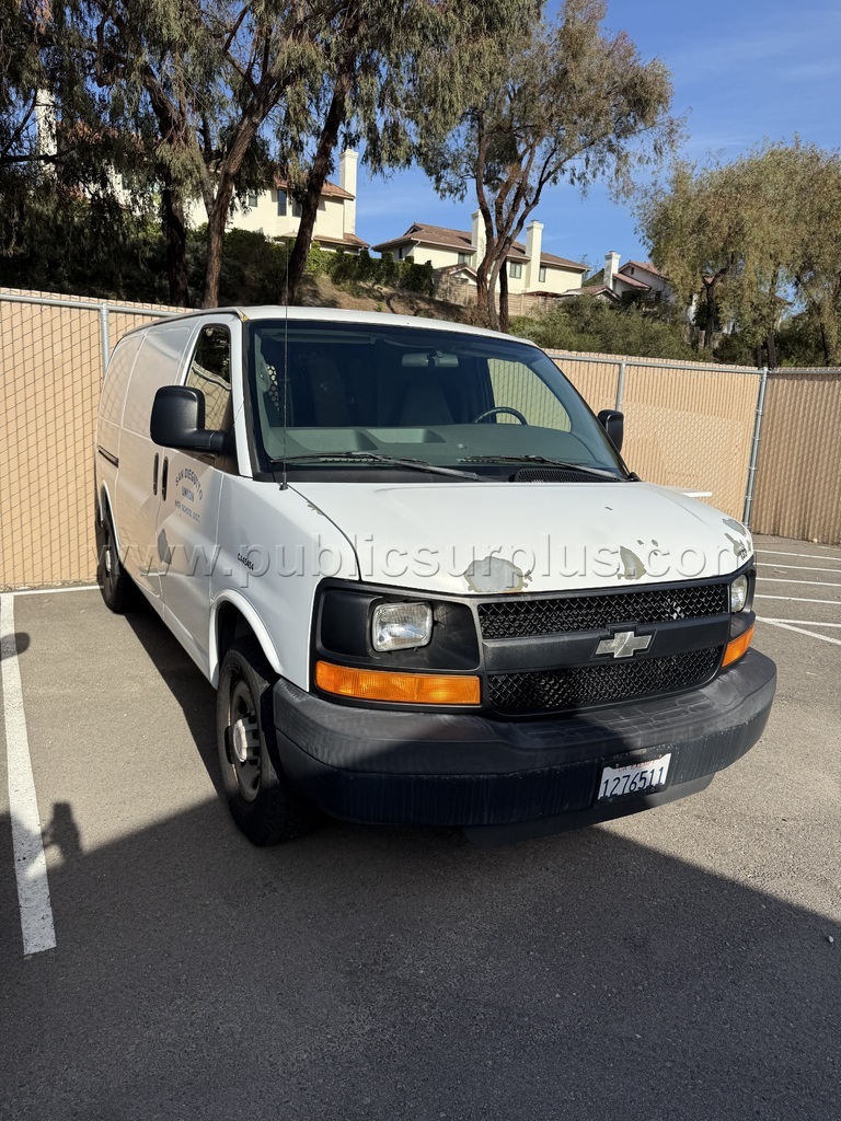 Chevrolet Express cargo Van — photo 1