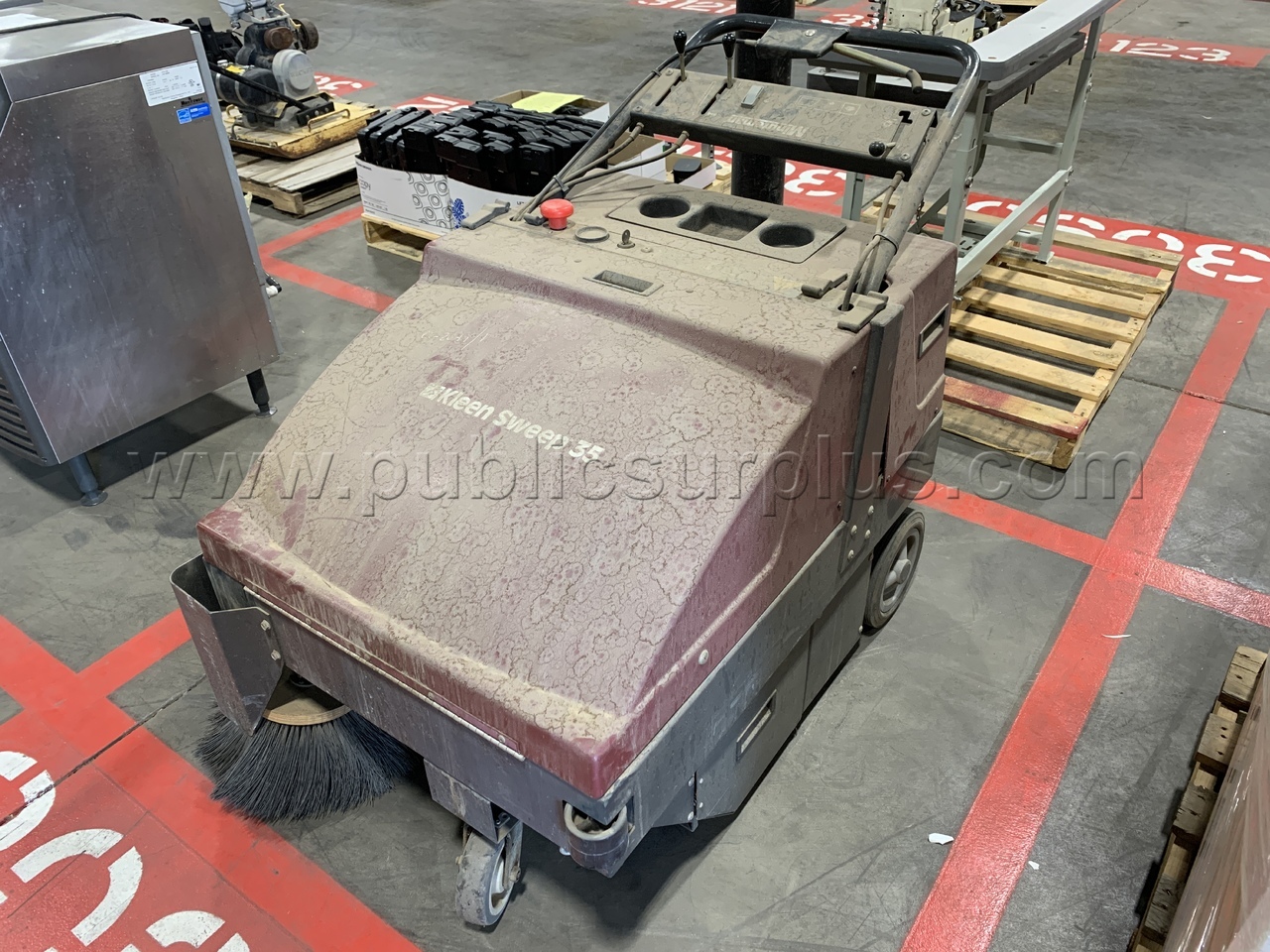 Floor Scrubber, Minuteman Kleen Sweep 35 /KK — photo 1