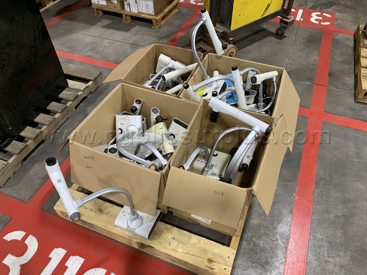 Document Camera/Overhead Projectors, Elmo /KK — photo 1