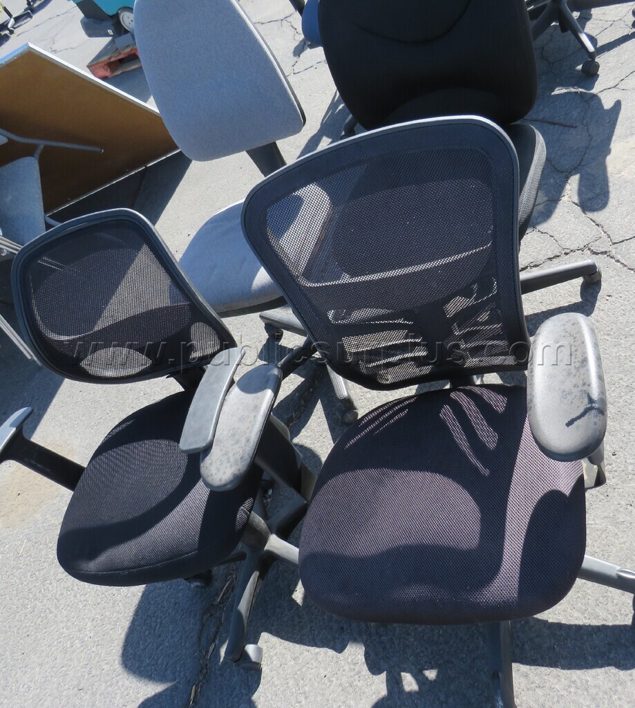 Lot of 4 Chairs — photo 1