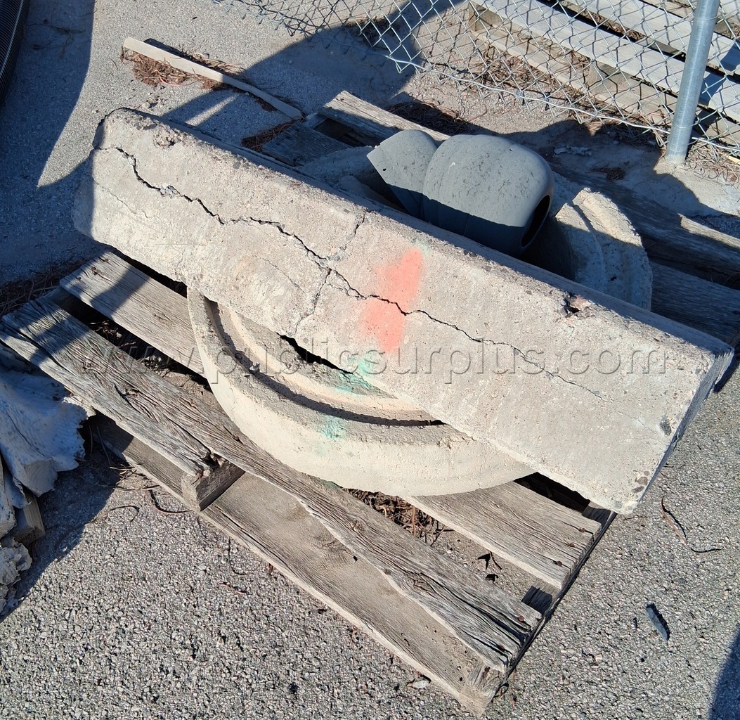 Pallet of Concrete Pieces — photo 1