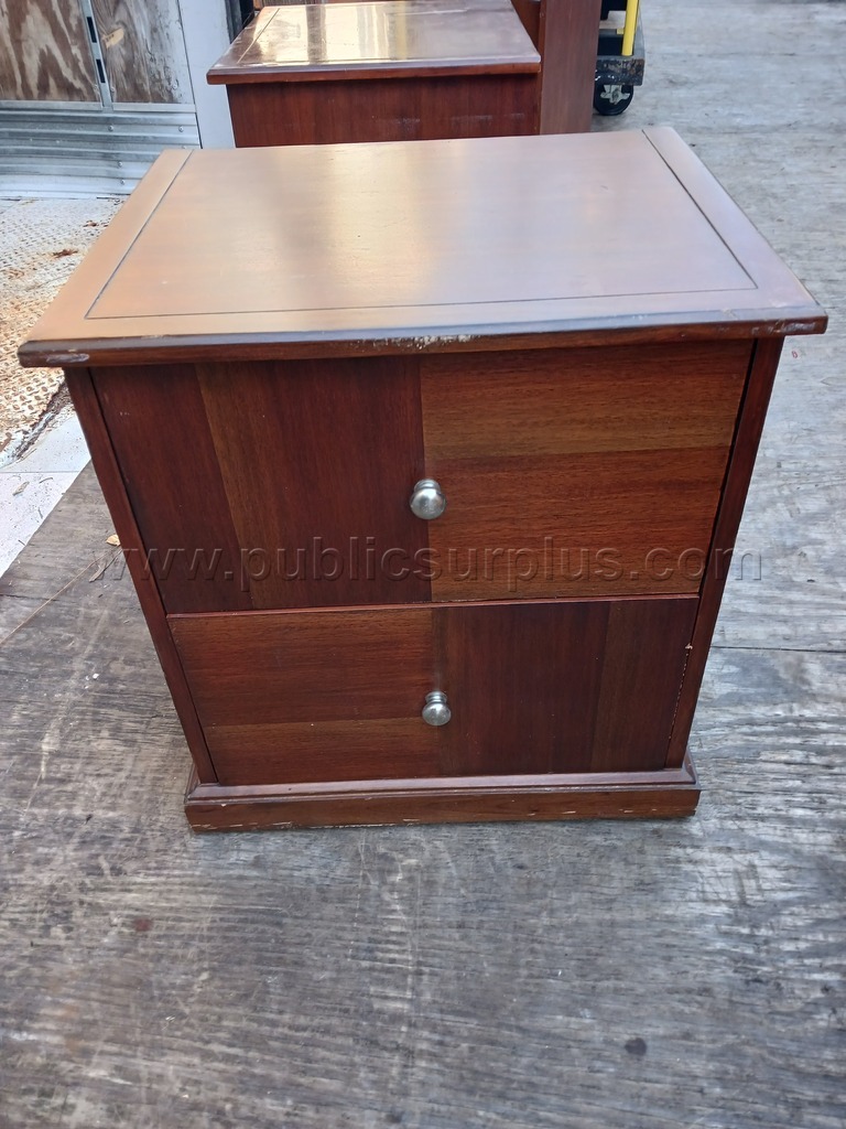 10 QUALITY NIGHT STANDS - TABLES — photo 1