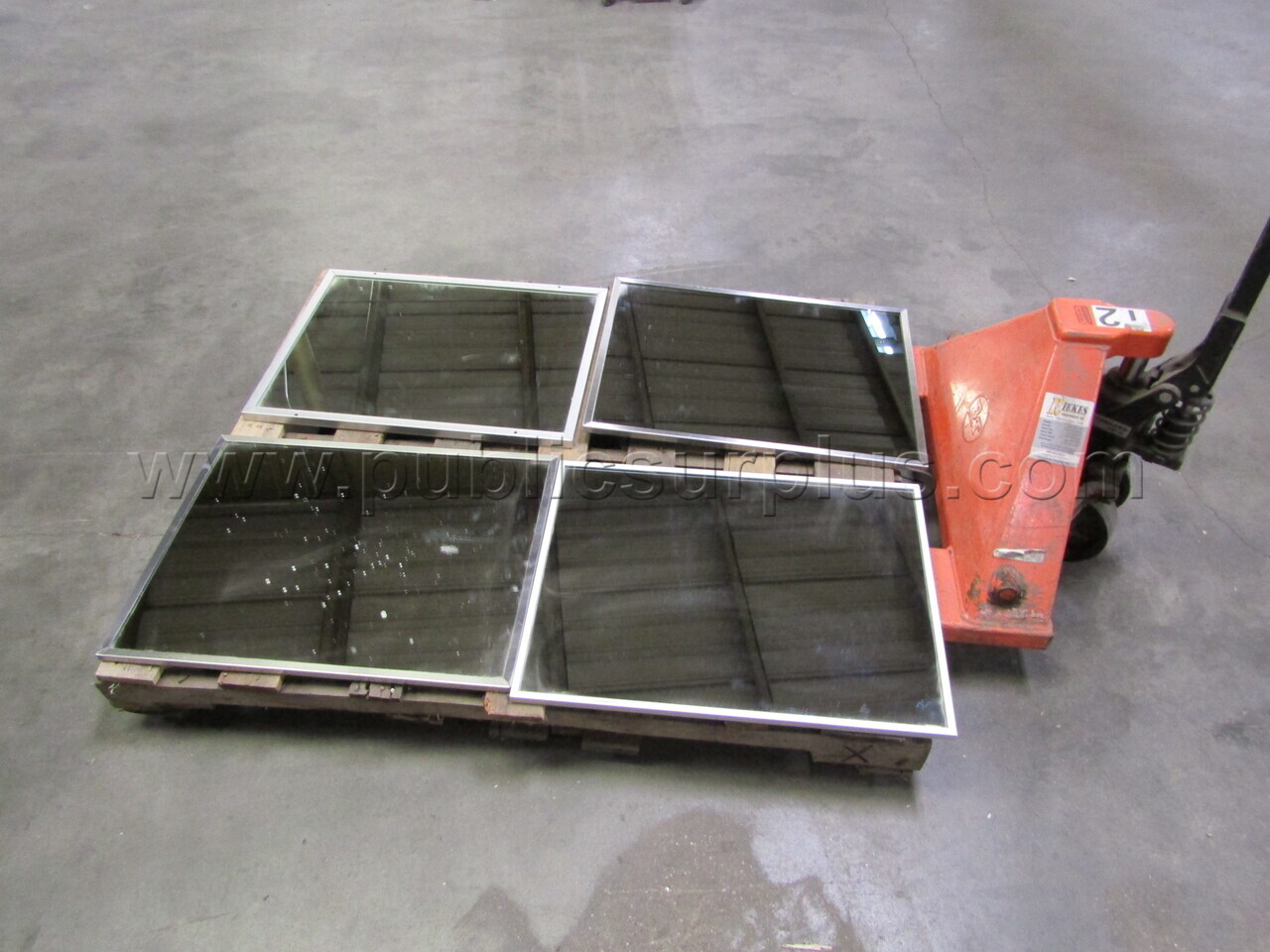 MIRROR PALLET — photo 1