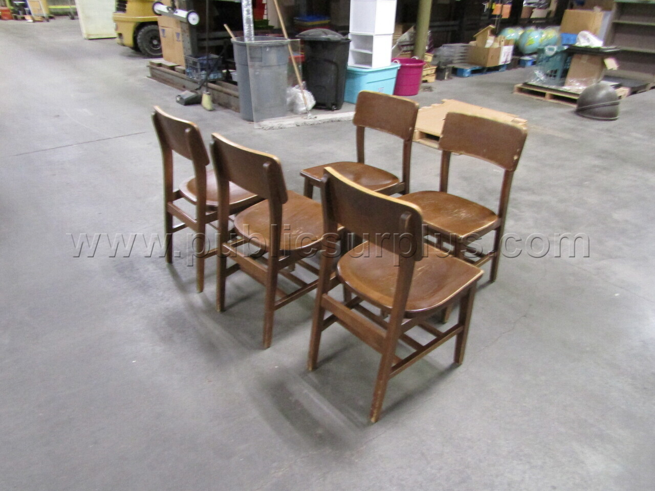 5 WOODEN CHAIRS — photo 1