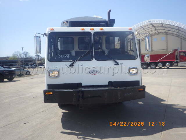 2013 garbage packer — photo 1
