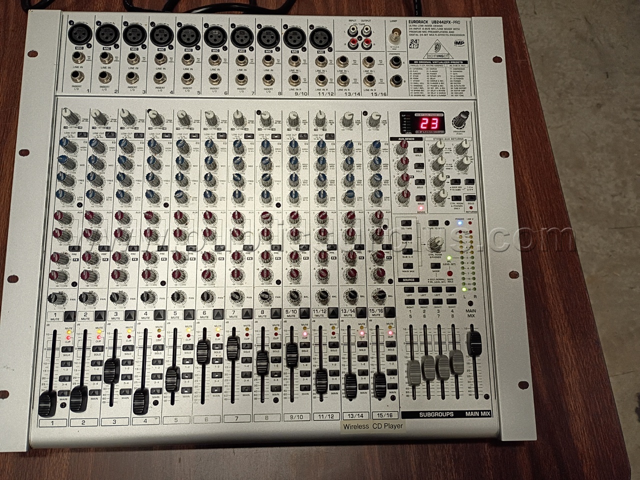 BEHRINGER EURORACK  MIXER — photo 1