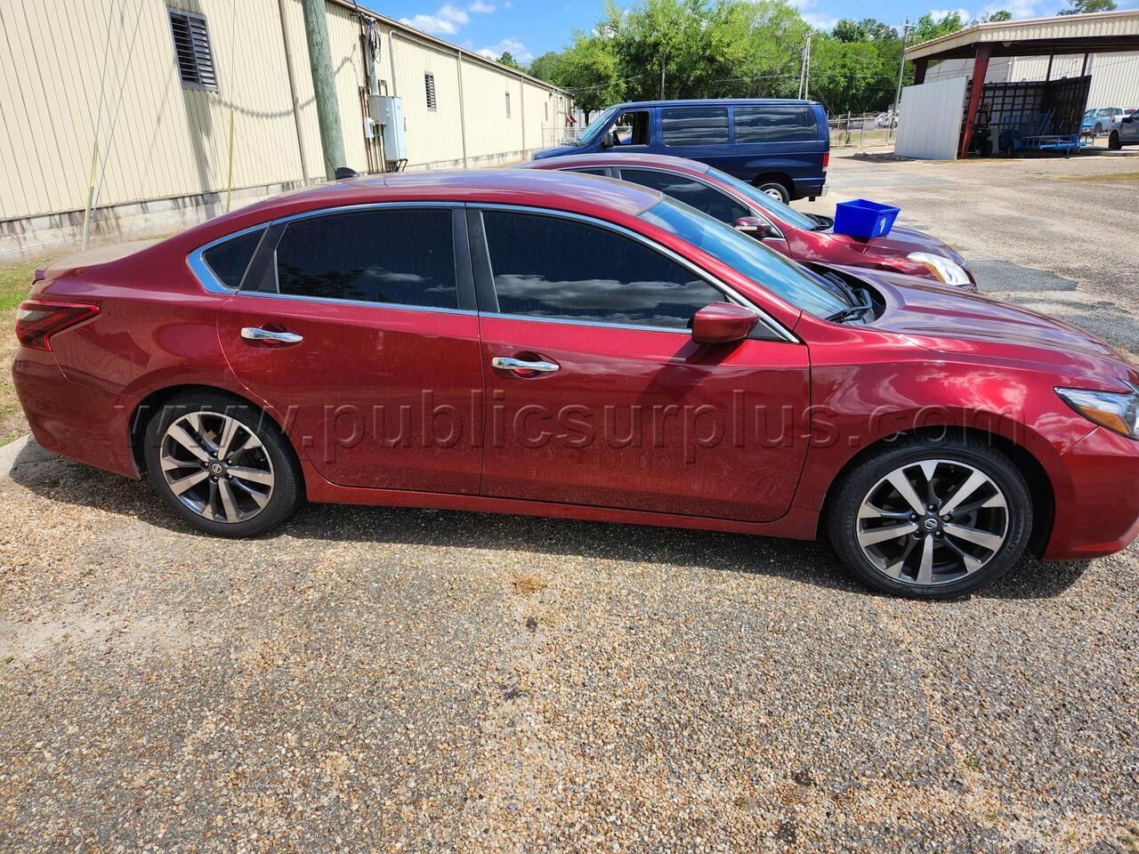 2017 Nissan Altima — photo 1