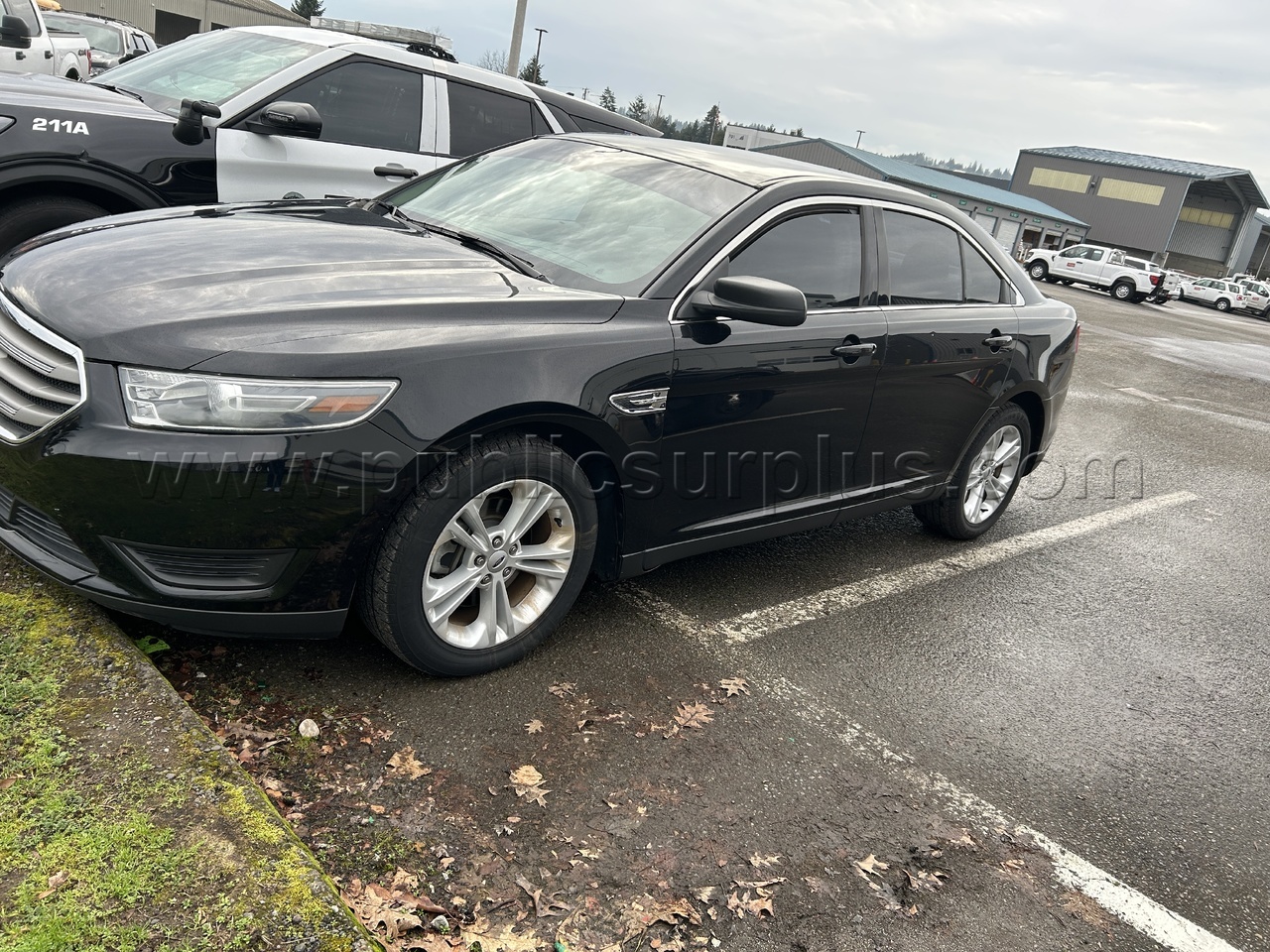 2016 Ford Taurus SE — photo 1