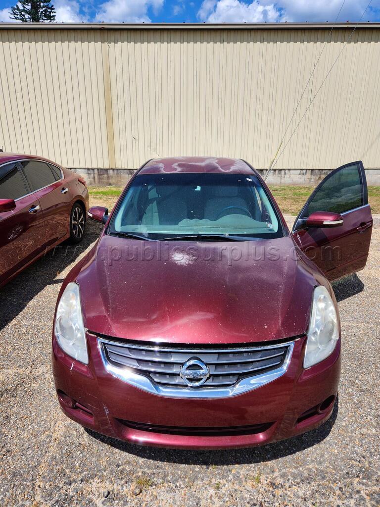 2010 Nissan Altima — photo 1