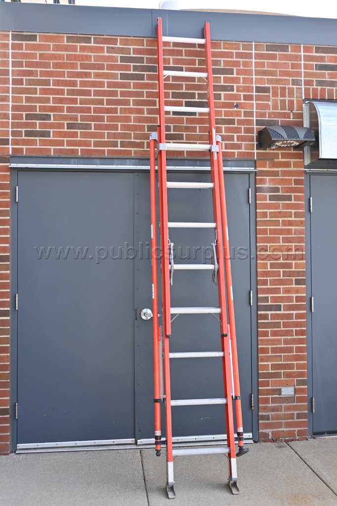 16' Extension Ladder — photo 1