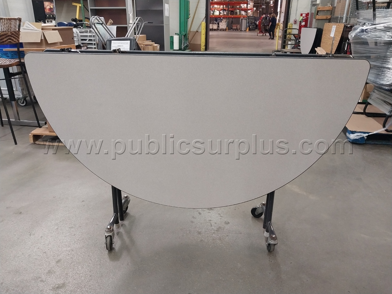 Table, Round Folding — photo 1