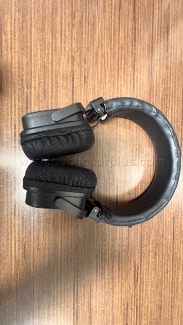 Earbuds and Headphones — photo 1