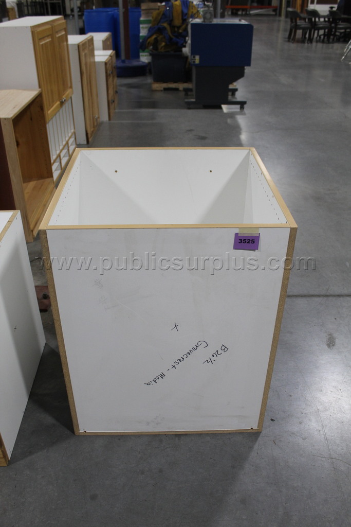 wood cabinet ~3525~ — photo 1