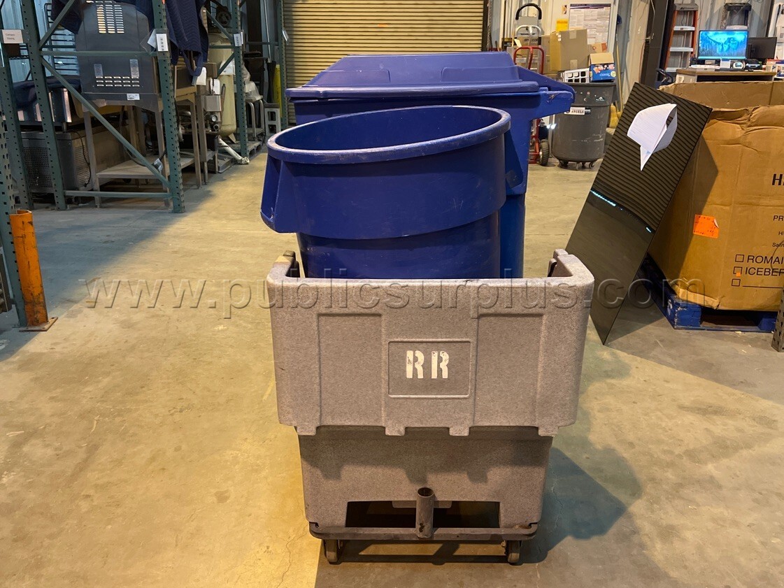Plastic Trash Bins — photo 1