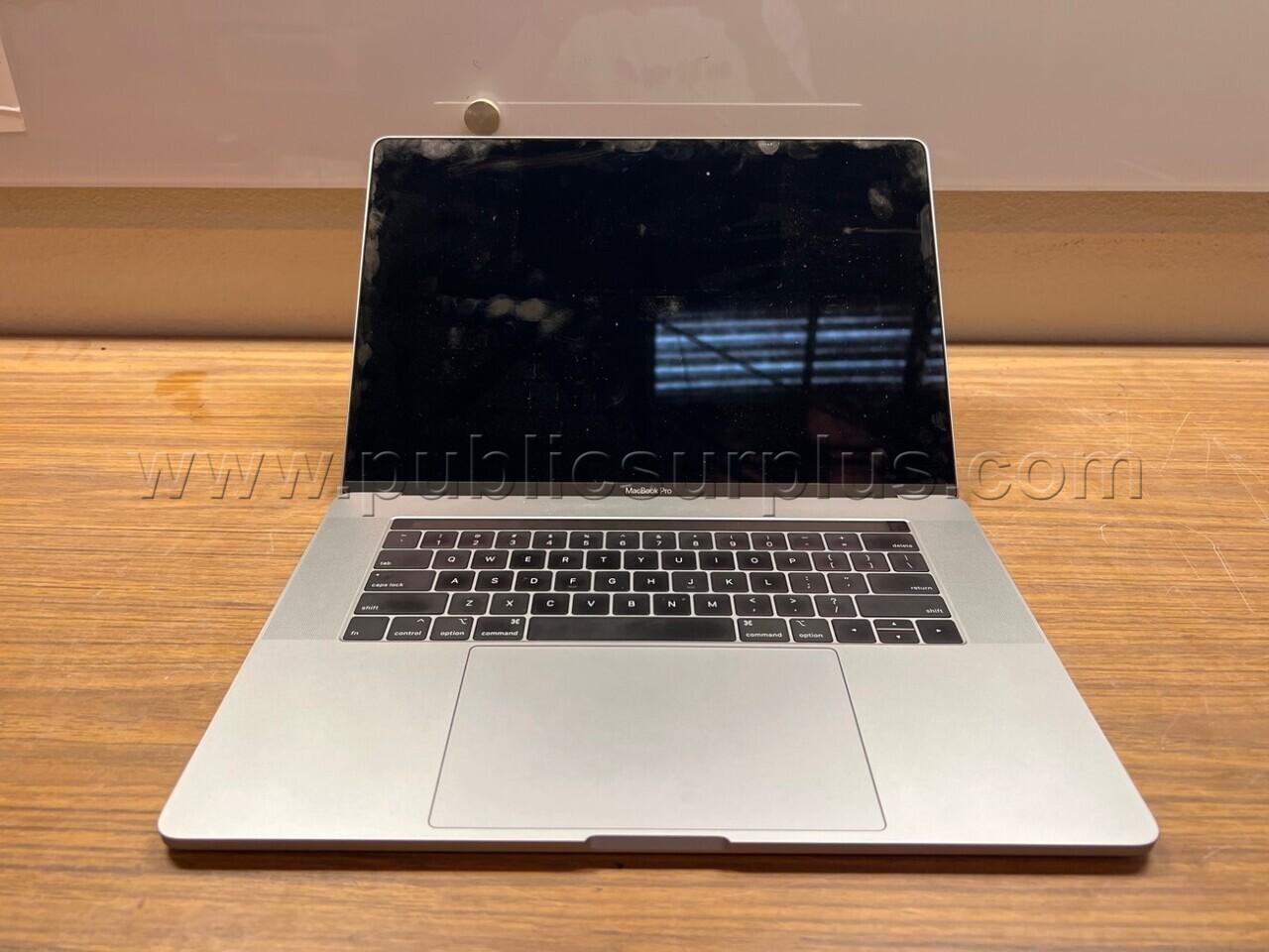 Apple Macbook Pro A1990 — photo 1