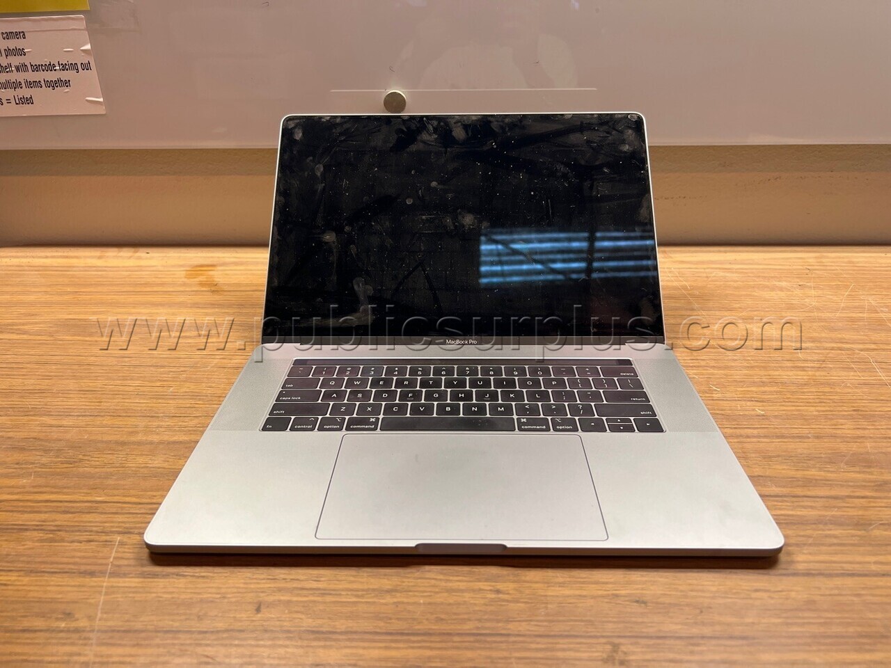 Apple Macbook Pro A1990 — photo 1