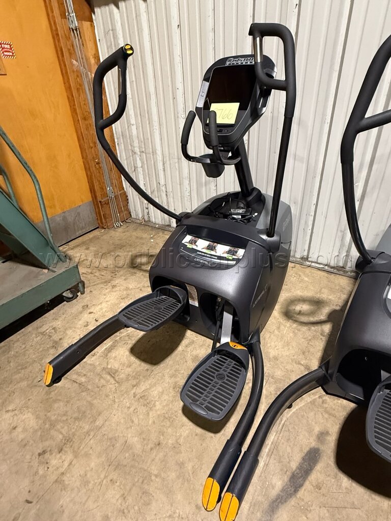 Lot of 1 - Octane Fitness Elliptical — photo 1