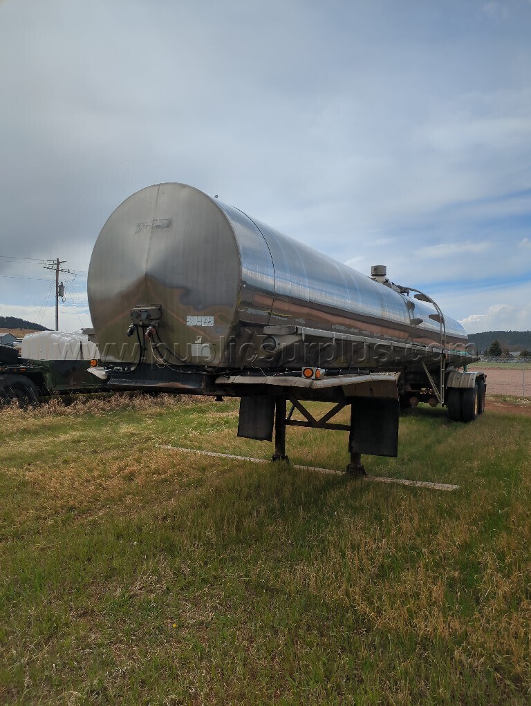 1977 stainless tanker trailer STE0803 — photo 1