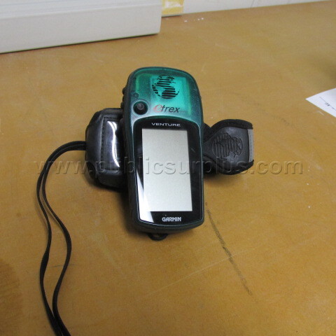 2 Garmin GPS — photo 1