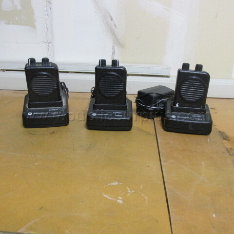 Motorola Pagers -- Lot of 3 — photo 1