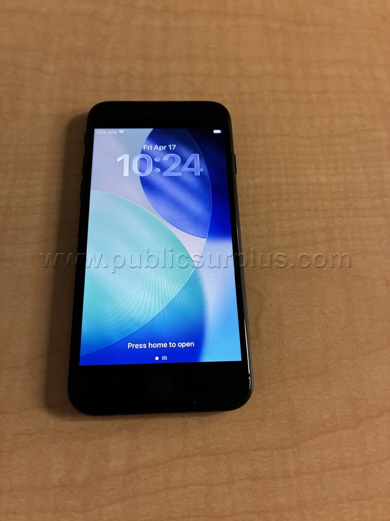 Apple iPhone SE - Black - 64GB — photo 1