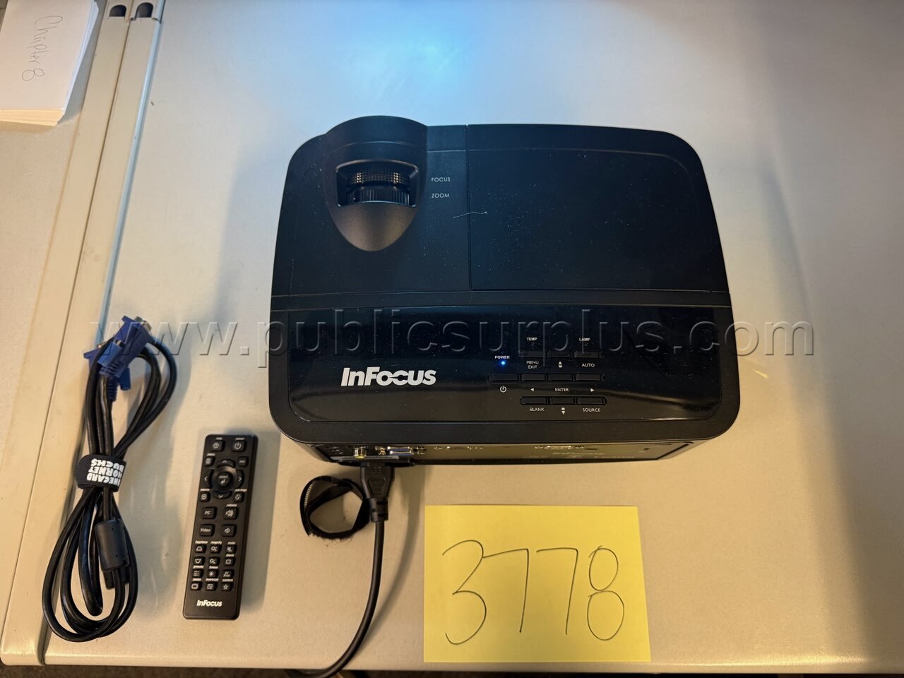 Lot of 1 - InFocus Projector — photo 1