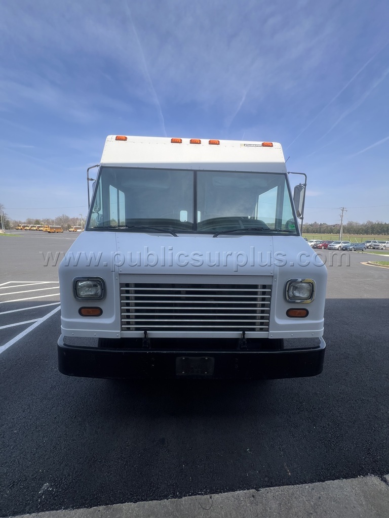 2013 FORD 1 Ton STEP VAN — photo 1