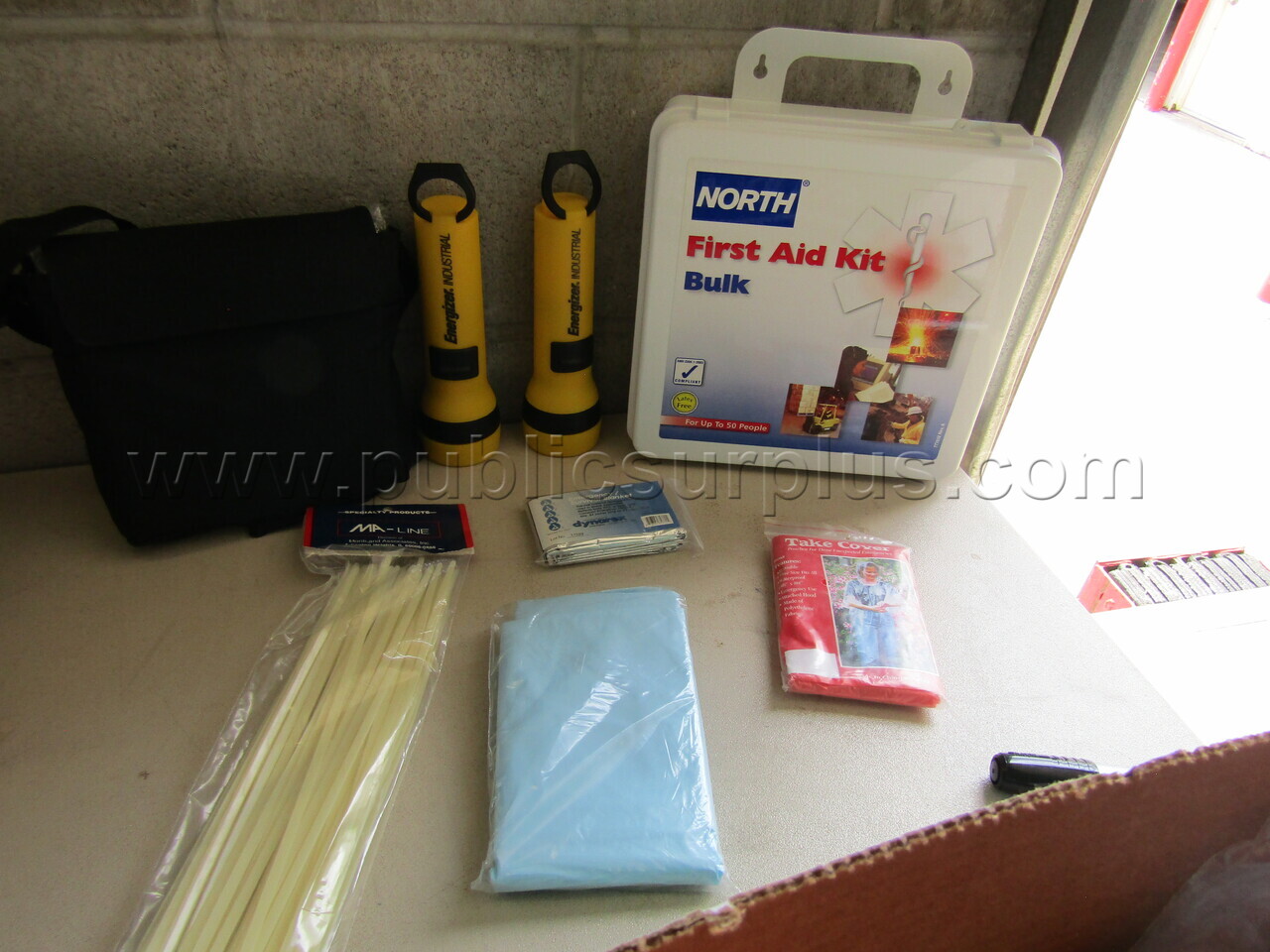 EMERGENCY BOX — photo 1