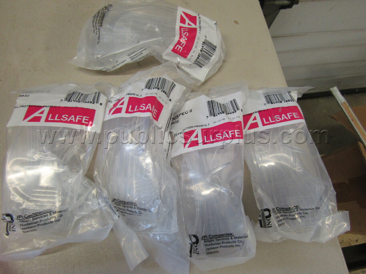 SAFETY GLASSES — photo 1