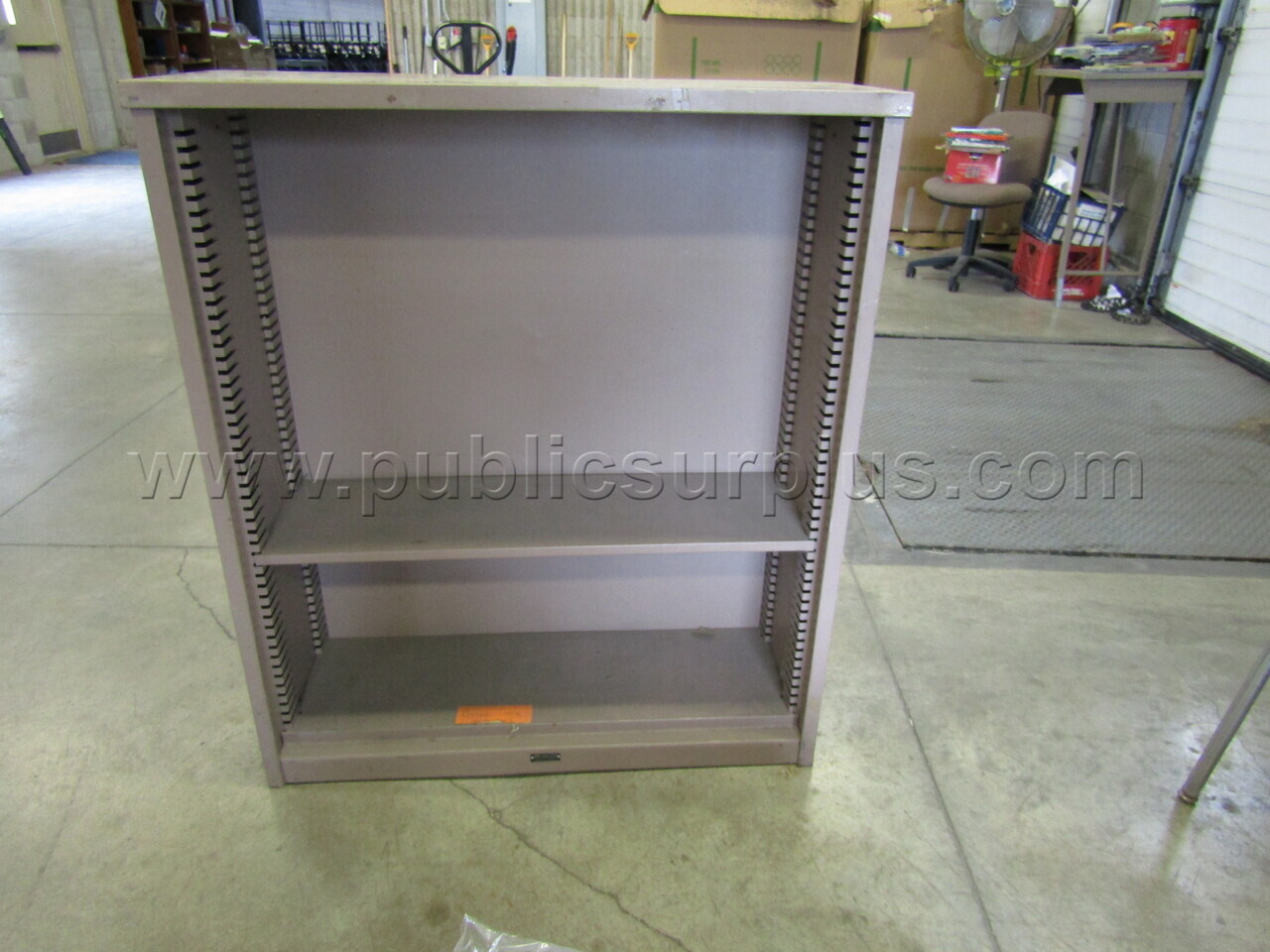 METAL SHELF — photo 1