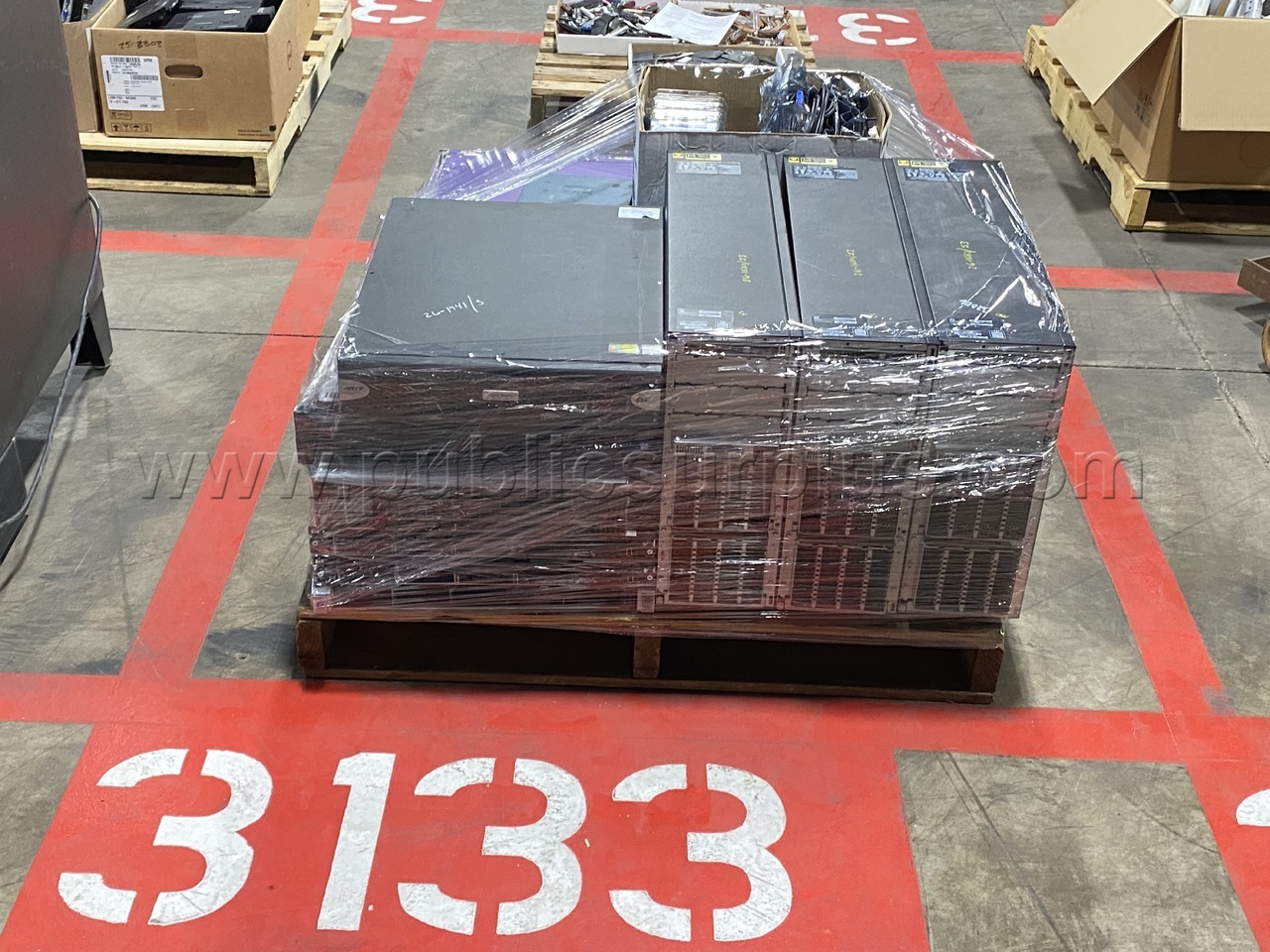 1 Pallet of Networking Equipment  /RA — photo 1