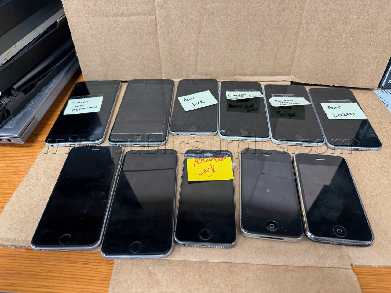 Older iPhone lot - various condition — photo 1