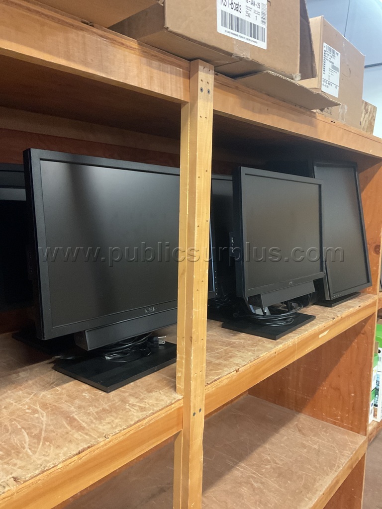 8-Computer Monitors  Lot # 4741 — photo 1