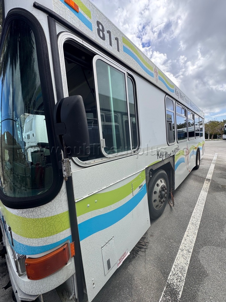 2003 Gillig Low Floor Bus — photo 1