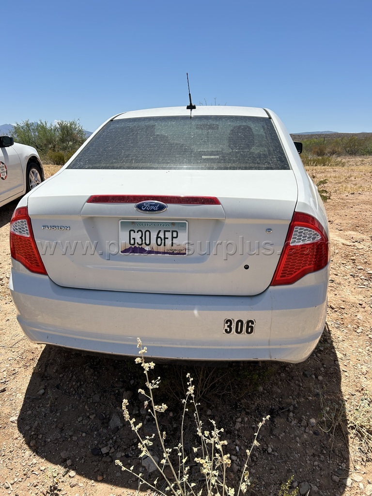 2010 Ford Fusion 4 door 2.5L — photo 1