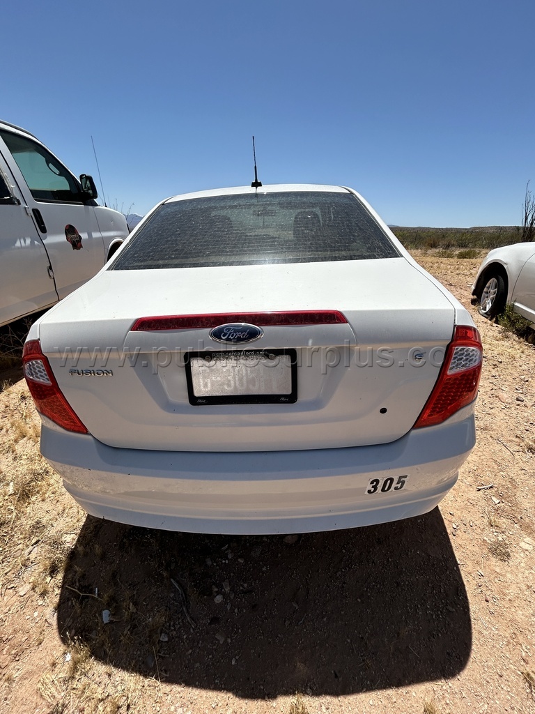 2010 Ford Fusion 4 door 2.5L — photo 1