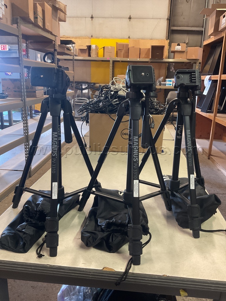 3-Magnus Tripods Lot # 4744 — photo 1