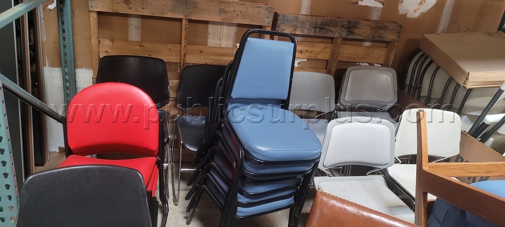Lot 98 - Stackable Chairs, Different Colored Stacking Chairs in useable conditio — photo 1
