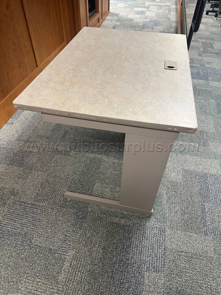 Small Computer Table — photo 1