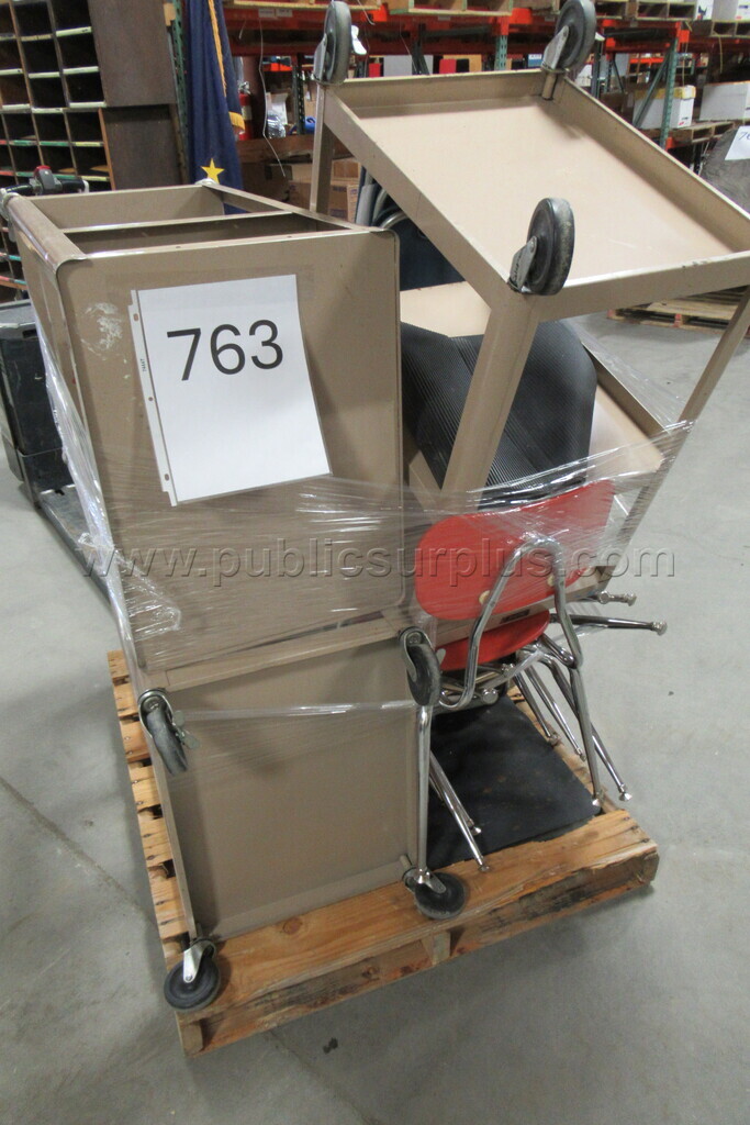 AV CARTS / CHAIRS - PALLET 763 — photo 1