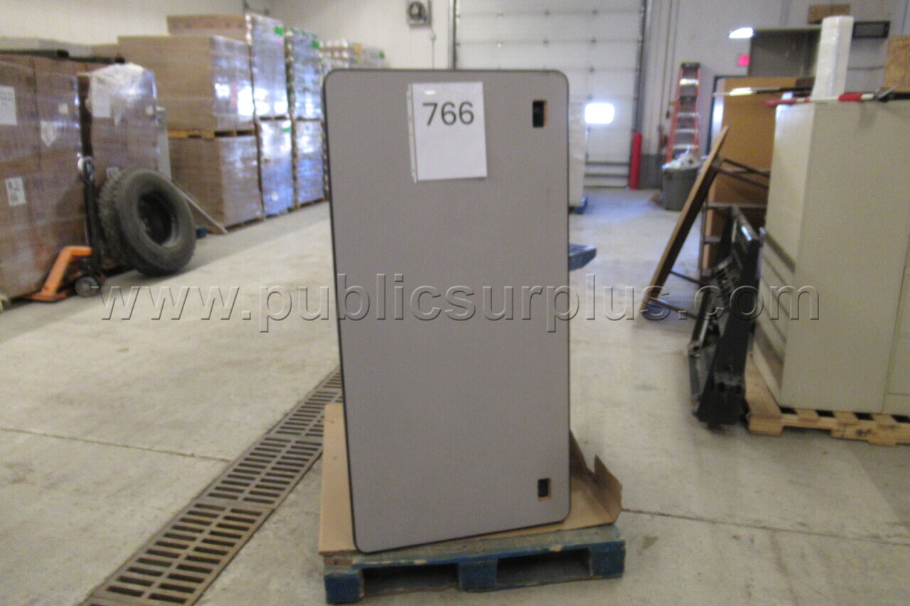 DESK / UTILITY CART - PALLET 766 — photo 1