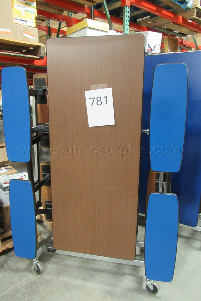 LUNCH TABLE - PALLET 781 — photo 1