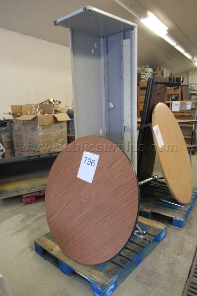 ROUND TABLE / DESK CREDENZA - PALLET 796 — photo 1