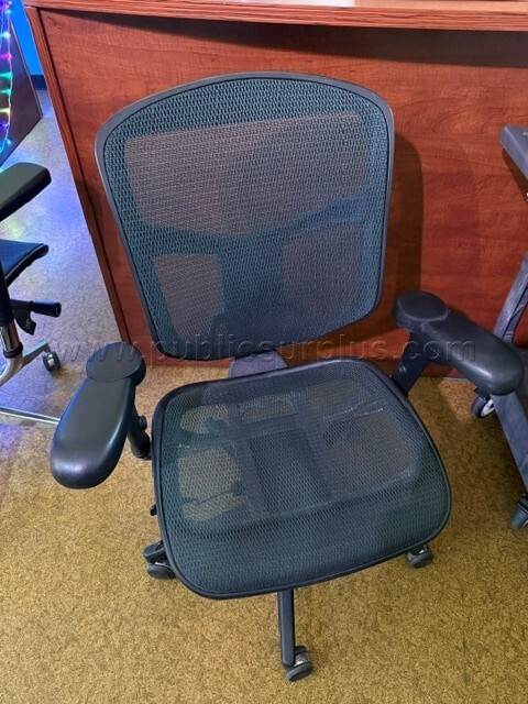 Office Chair — photo 1