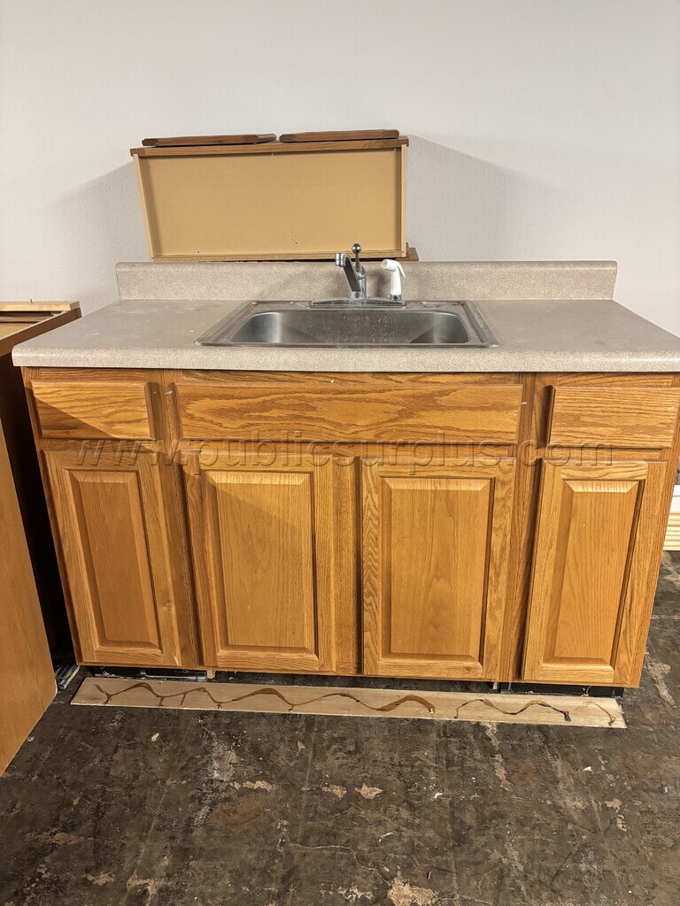 Prefab Oak-Look Base and Wall Cabinet Set - Kitchen/Utility Storage Quantity: 6 — photo 1