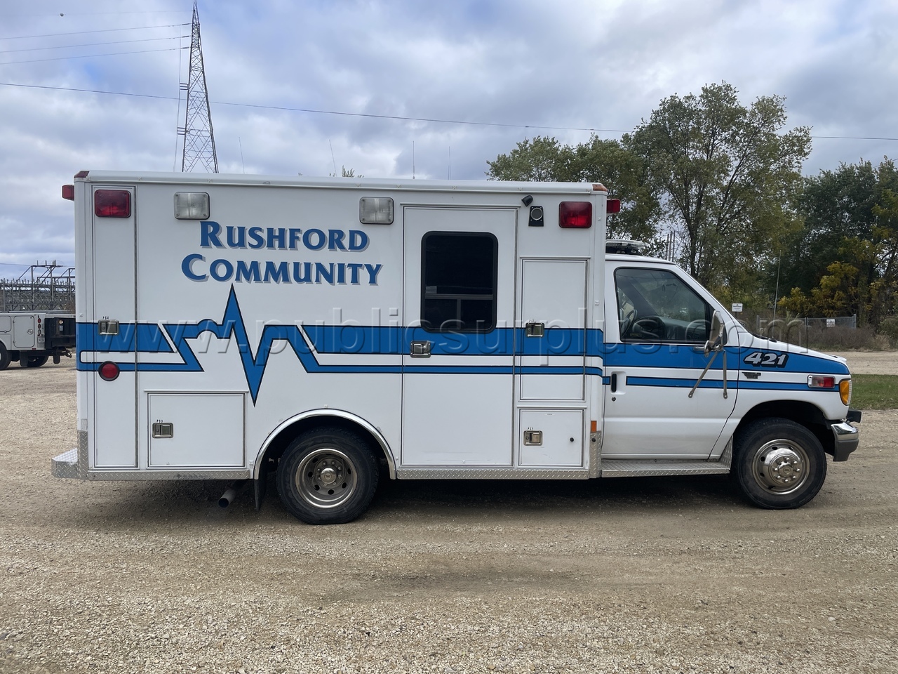 Ford Ambulance — photo 1