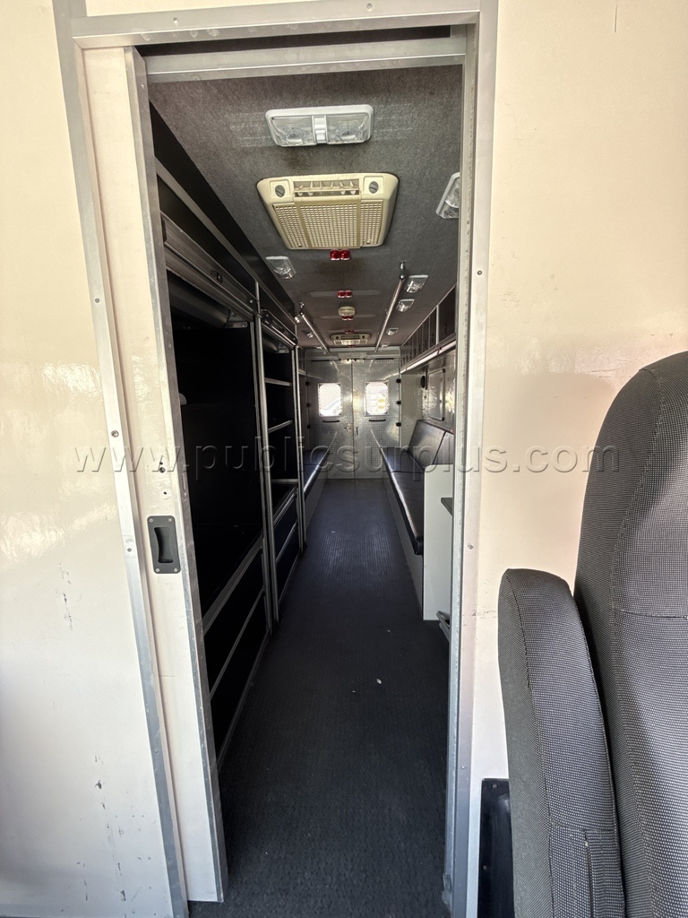 2006 Freightliner MT-45 Box Truck — photo 1