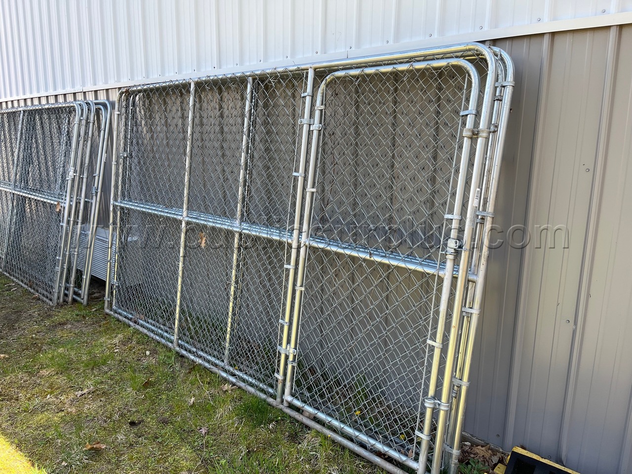 Dog Kennel Chain Link Fence — photo 1