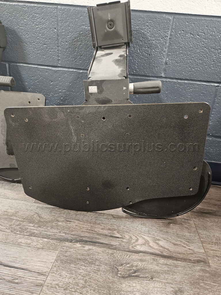 KEYBOARD TRAY - ERGONOMIC — photo 1