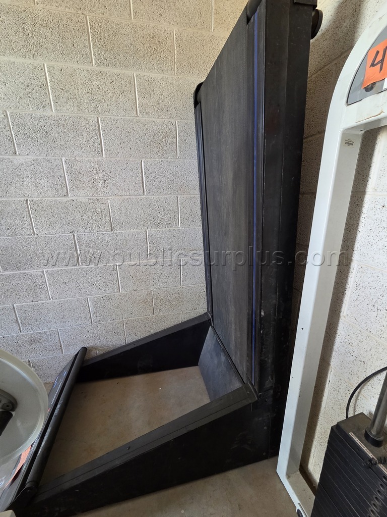 Gym Equipment — photo 1